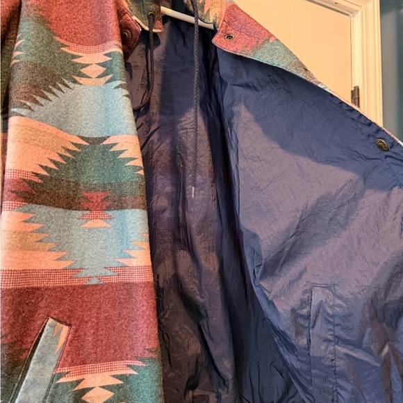 Men/Womens Multicolor Aztec Patterned Reversible Jacket - Picture 4 of 7